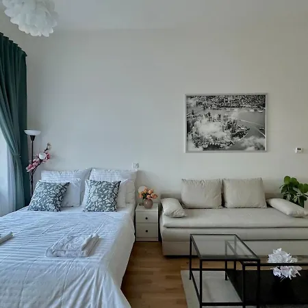 Cozy Apartment With A View Of The National Museum فيلة براغ