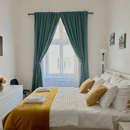 Cozy Apartment With A View Of The National Museum * פראג